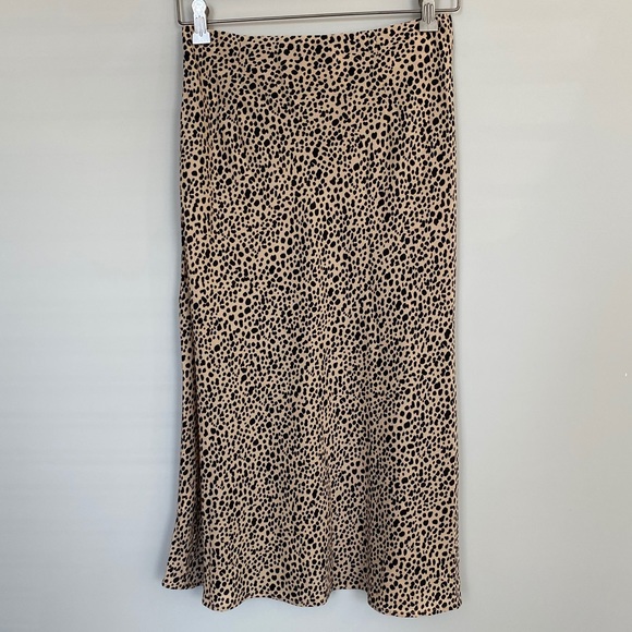 NASTYGAL Polka Dot Print Bias Cut High-Waist Skirt - Picture 4 of 11